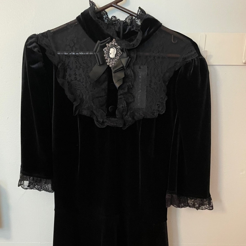 LADYHAWKE VELVET LACE DRESS SIZE XL 2